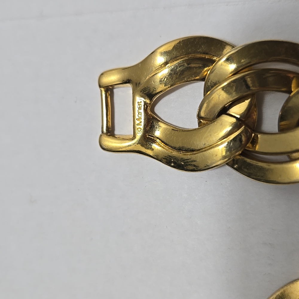 VINTAGE MONET LINK BRACELET GOLD-TONE - Picture 9 of 11
